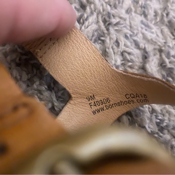 Born Braided Thong Brown Sandals - Picture 6 of 7